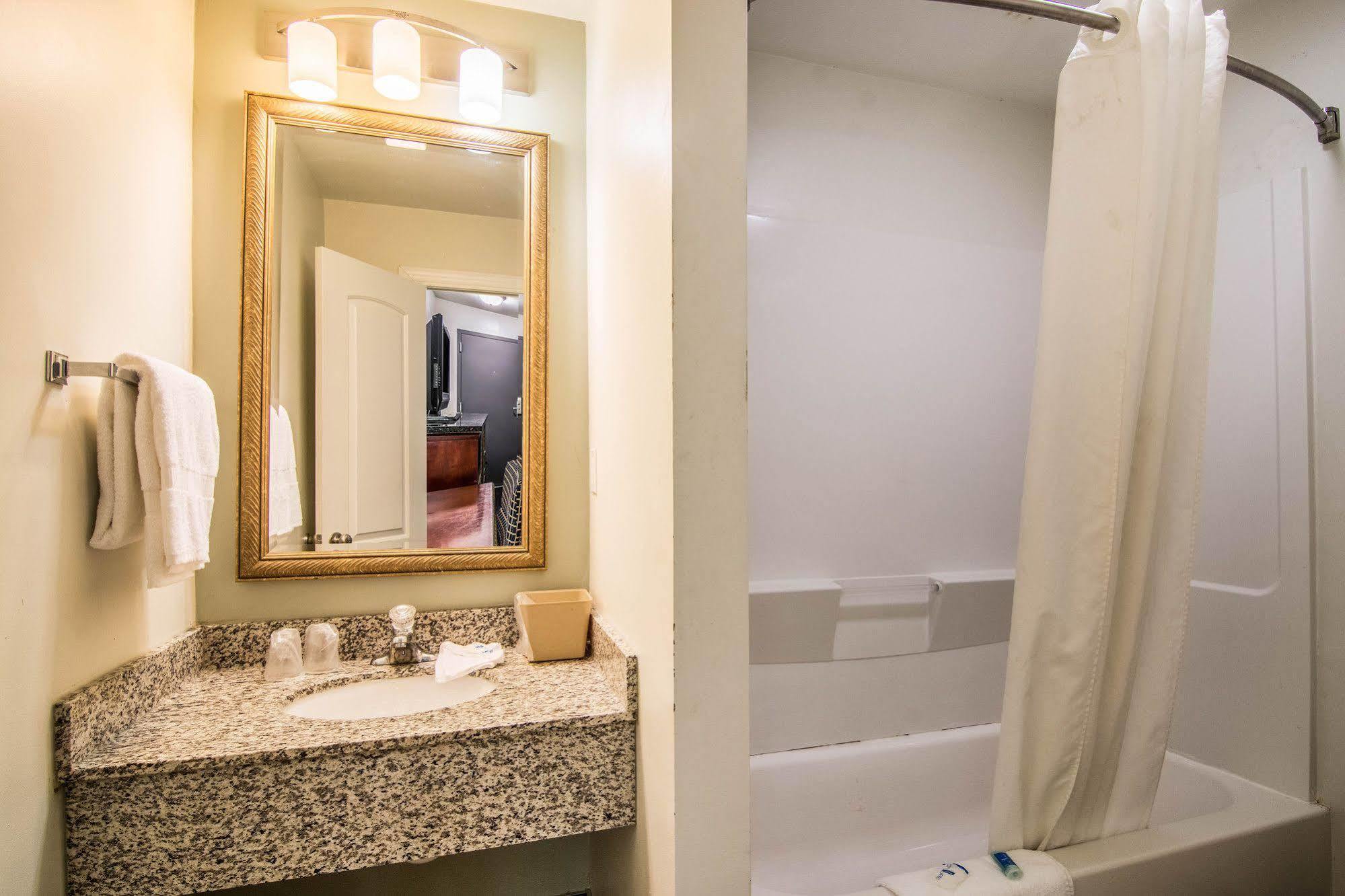 Rodeway Inn بورتاغ المظهر الخارجي الصورة